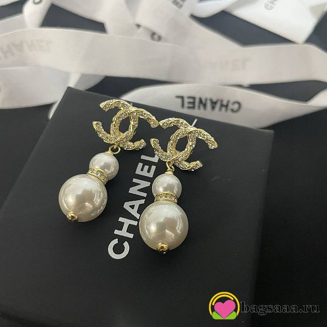 Bagsaaa Chanel Tear Drop Gold Pearl Earrings - 1