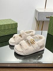 	 Bagsaaa Gucci White Shearling Sandals - 5