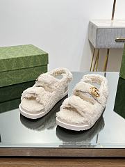 	 Bagsaaa Gucci White Shearling Sandals - 3