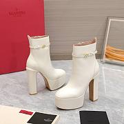 	 Bagsaaa Valentino Vlogo White Boots - 4