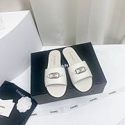 	 Bagsaaa Chanel White Leather Slides - 1