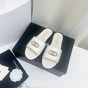 	 Bagsaaa Chanel White Leather Slides - 4