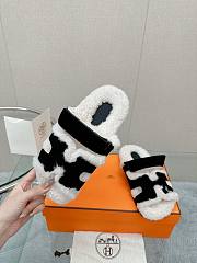 Bagsaaa Hermes Shearling Sandals Black & White - 6