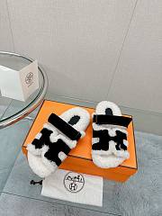 Bagsaaa Hermes Shearling Sandals Black & White - 3