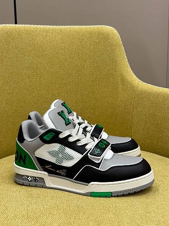 	 Bagsaaa Louis Vuitton GreenTrainer Sneaker