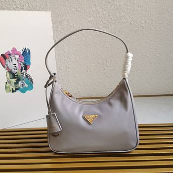 	 Bagsaaa Prada Re-Edition 2005 Re-Nylon mini bag purple - 22x18x6cm