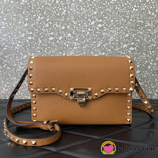 	 Bagsaaa Valentino Garavani Small Rockstud Leather Shoulder Brown Bag - 22.5*15.5*6cm - 1