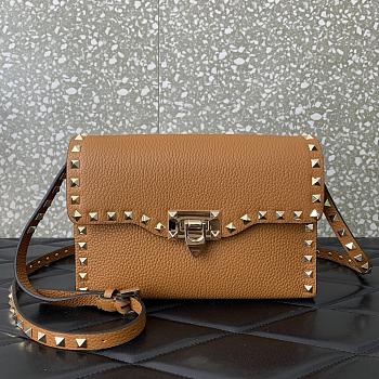 	 Bagsaaa Valentino Garavani Small Rockstud Leather Shoulder Brown Bag - 22.5*15.5*6cm