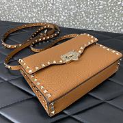 	 Bagsaaa Valentino Garavani Small Rockstud Leather Shoulder Brown Bag - 22.5*15.5*6cm - 3