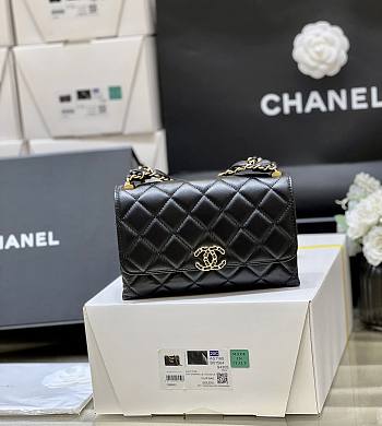 Bagsaaa Chanel Flap Bag Black Leather - 13*18*6cm