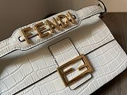 	 Bagsaaa Fendi Baguette in white crocodile leather 27*6*15cm - 5