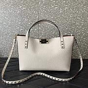 Bagsaaa Valentino Garavani Rockstud-embellishment tote bag white - 28*20*8cm - 3