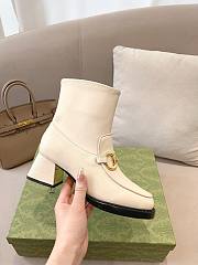 	 Bagsaaa Gucci Horsebit Plaque Ankle Boots White  - 2