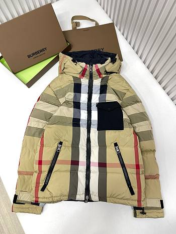 Bagsaaa Burberry Down Jacket With Classic Pattern
