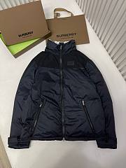Bagsaaa Burberry Down Jacket With Classic Pattern - 3