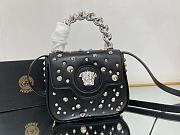 Bagsaaa Versace La Medusa studded top-handle bag 16*6*12CM - 4