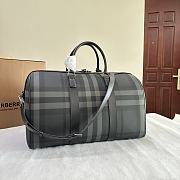 	 Bagsaaa Burberry Boston TRavel Bag With Check E - Canavs In Grey - 49*25*28cm - 2