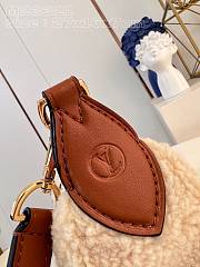 Bagsaaa Louis Vuitton Ski Shearling Over The Moon Bag M23321 - 4