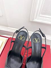 Bagsaaa Valentino Garavani logo-plaque slingback pumps in black - 2