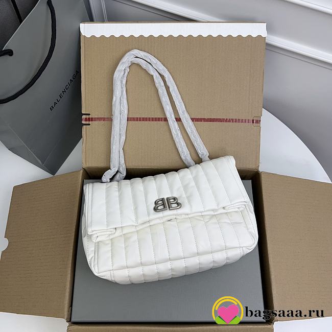 Bagsaaa Balenciaga Monaco Chain Bag In White - 1