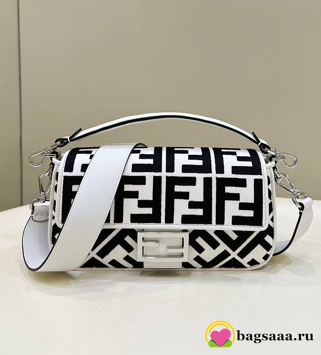 Bagsaaa Fendi Baguette Black and White Bag - 27*6*14cm - 1