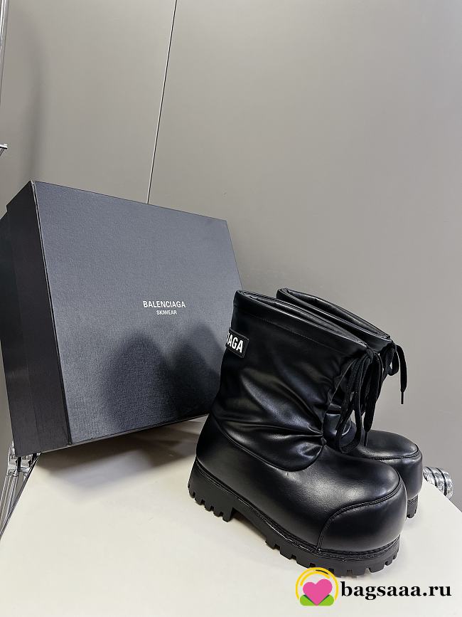 Bagsaaa Balenciaga Alaska Low Boot in black shiny super soft calfskin - 1