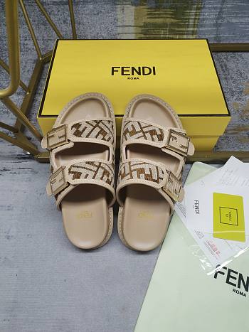 Bagsaaa Fendi Feel FF chenille slides in beige