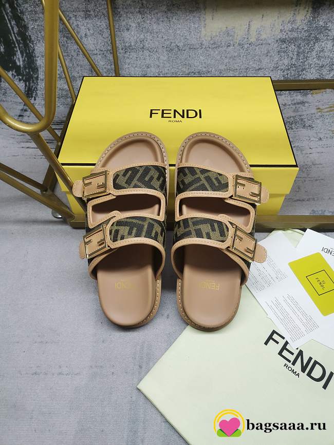 	 Bagsaaa Fendi Feel FF chenille slides in beige and brown - 1
