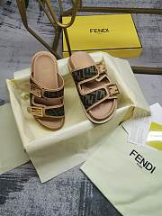 	 Bagsaaa Fendi Feel FF chenille slides in beige and brown - 6