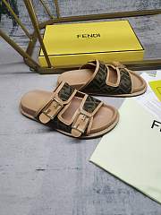 	 Bagsaaa Fendi Feel FF chenille slides in beige and brown - 5