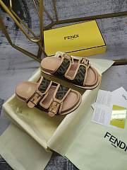 	 Bagsaaa Fendi Feel FF chenille slides in beige and brown - 2