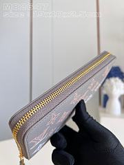 Bagsaaa Louis Vuitton Zippy Wallet Mahina Flight Mode In Grey - 19*10*2.5cm - 3