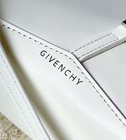 Bagsaaa Givenchy Cut Out Bag In Glossy White Leather With Chain In Bianco - 6