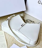 Bagsaaa Givenchy Cut Out Bag In Glossy White Leather With Chain In Bianco - 4
