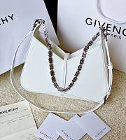 Bagsaaa Givenchy Cut Out Bag In Glossy White Leather With Chain In Bianco - 3
