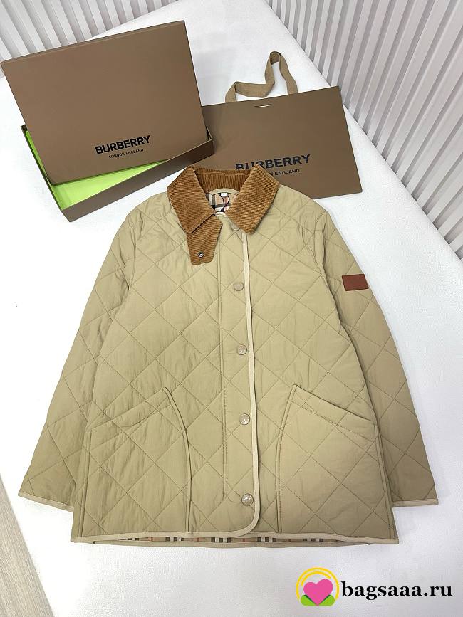 Bagsaaa BURBERRY Quilted jacket in beige - 1