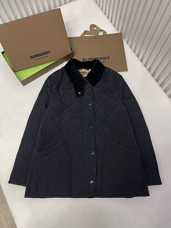 	 Bagsaaa BURBERRY Quilted jacket in black