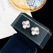 Bagsaaa Van Cleef & Arpels Clover Silver Earrings - 1