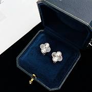 Bagsaaa Van Cleef & Arpels Clover Silver Earrings - 6