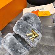 	 Bagsaaa Louis Vuitton Grey shearling Comfort Flat Mule - 2