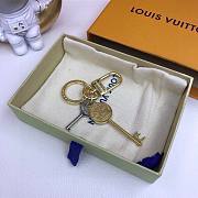 Bagsaaa Louis Vuitton Circle Key Chain and Bag Charm - 5