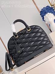 Bagsaaa Louis Vuitton Alma PM Black In Crisscross lining -  32 x 25 x 16 cm - 1