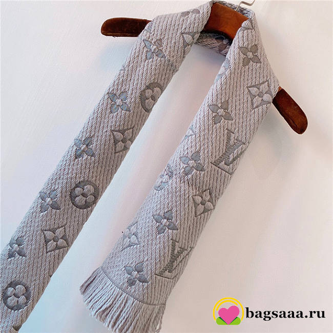 Bagsaaa Louis Vuitton Monogram scarf in grey 170cm x 30cm - 1