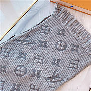Bagsaaa Louis Vuitton Monogram scarf in grey 170cm x 30cm - 3