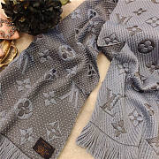 Bagsaaa Louis Vuitton Monogram scarf in grey 170cm x 30cm - 2