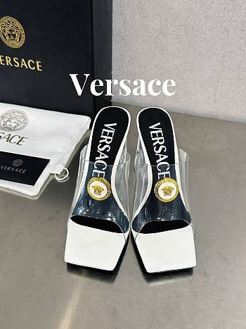 	 Bagsaaa Versace Sandals In White