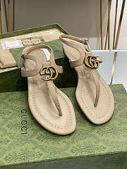 	 Bagsaaa Gucci Double G leather thong sandals beige - 1