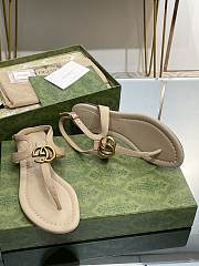 	 Bagsaaa Gucci Double G leather thong sandals beige - 6