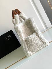	 Bagsaaa Celine Small Cabas Thais in white Shearling  - 25.5x18.5x12cm - 5