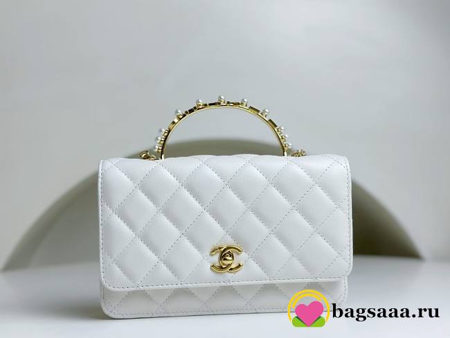 	 Bagsaaa Chanel WOC White Lambskin With Pearl Top Handle - 19x12x3.5cm - 1